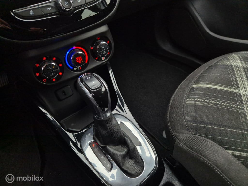 Opel Corsa 1.4 volautomaat / stuur- & stoelverwarming / camera