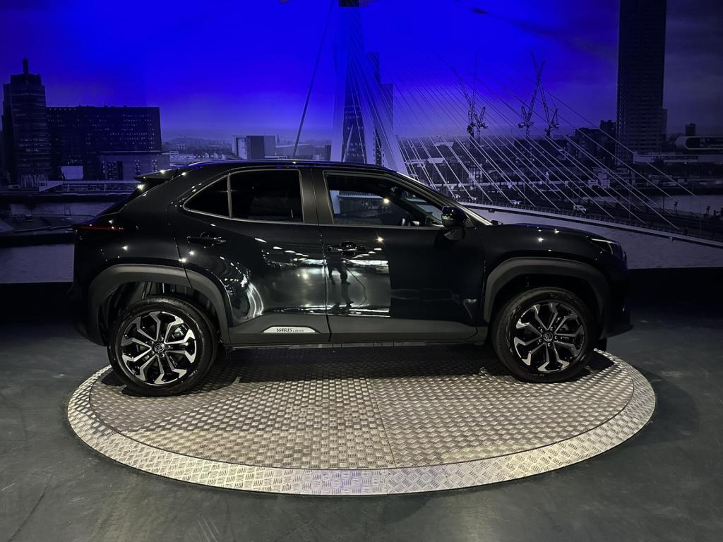 Toyota Yaris Cross 1.5 hybrid 130 dynamic *acc*winterpakket*camera*17inch*