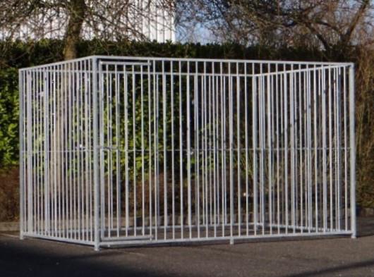 Nette gegalvaniseerde hondenkennel