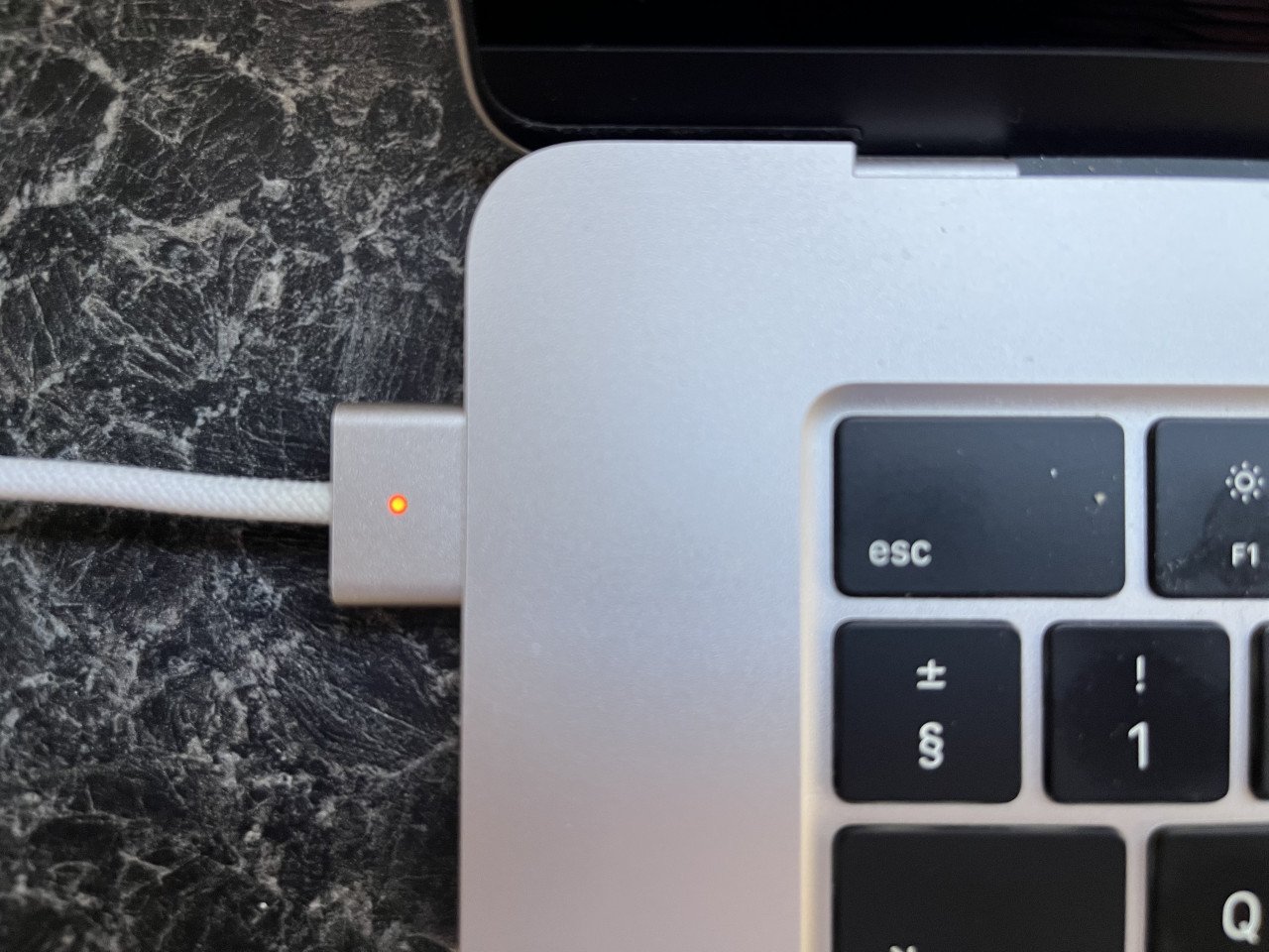 MacBook Air M2 (2023) 15inch 16Gb/512Gb 70W MagSafe adapter Magic Mouse