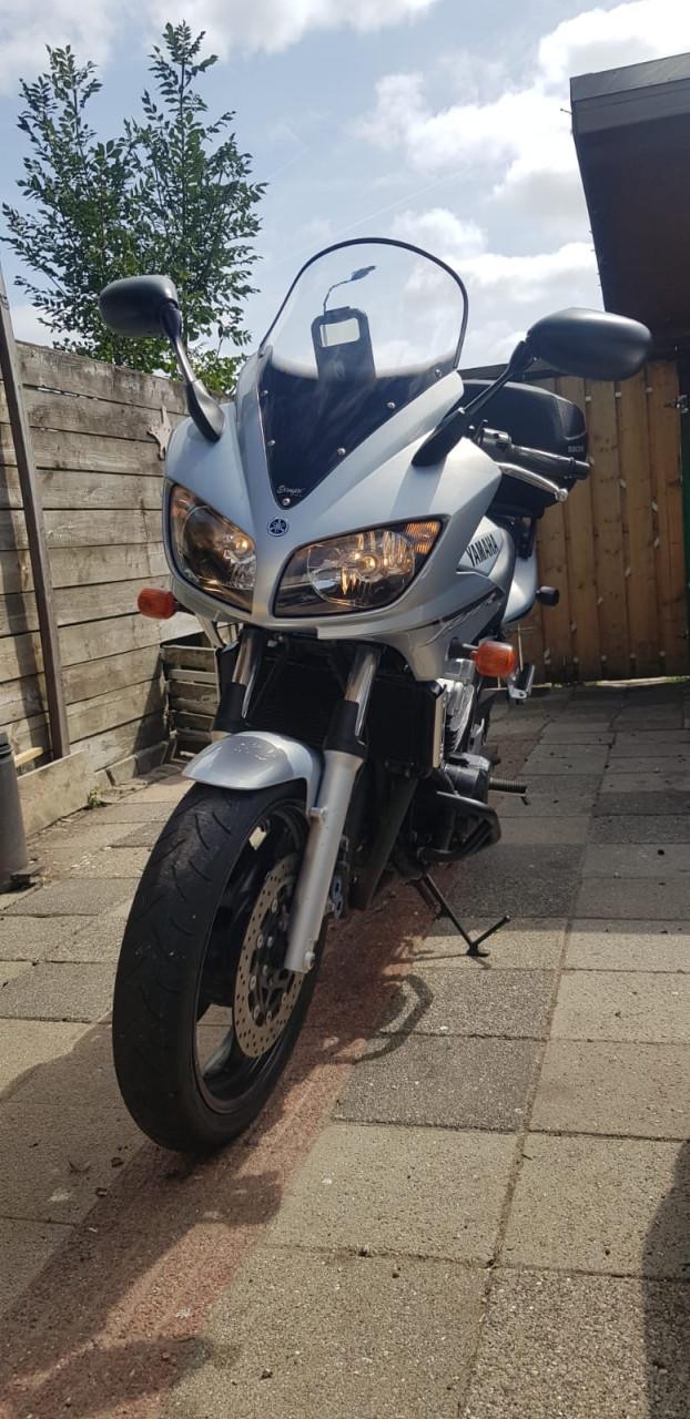 YAMAHA FZS600 FAZER -Goed onderhouden uit 2002 - prachtig & uniek exemplaar
