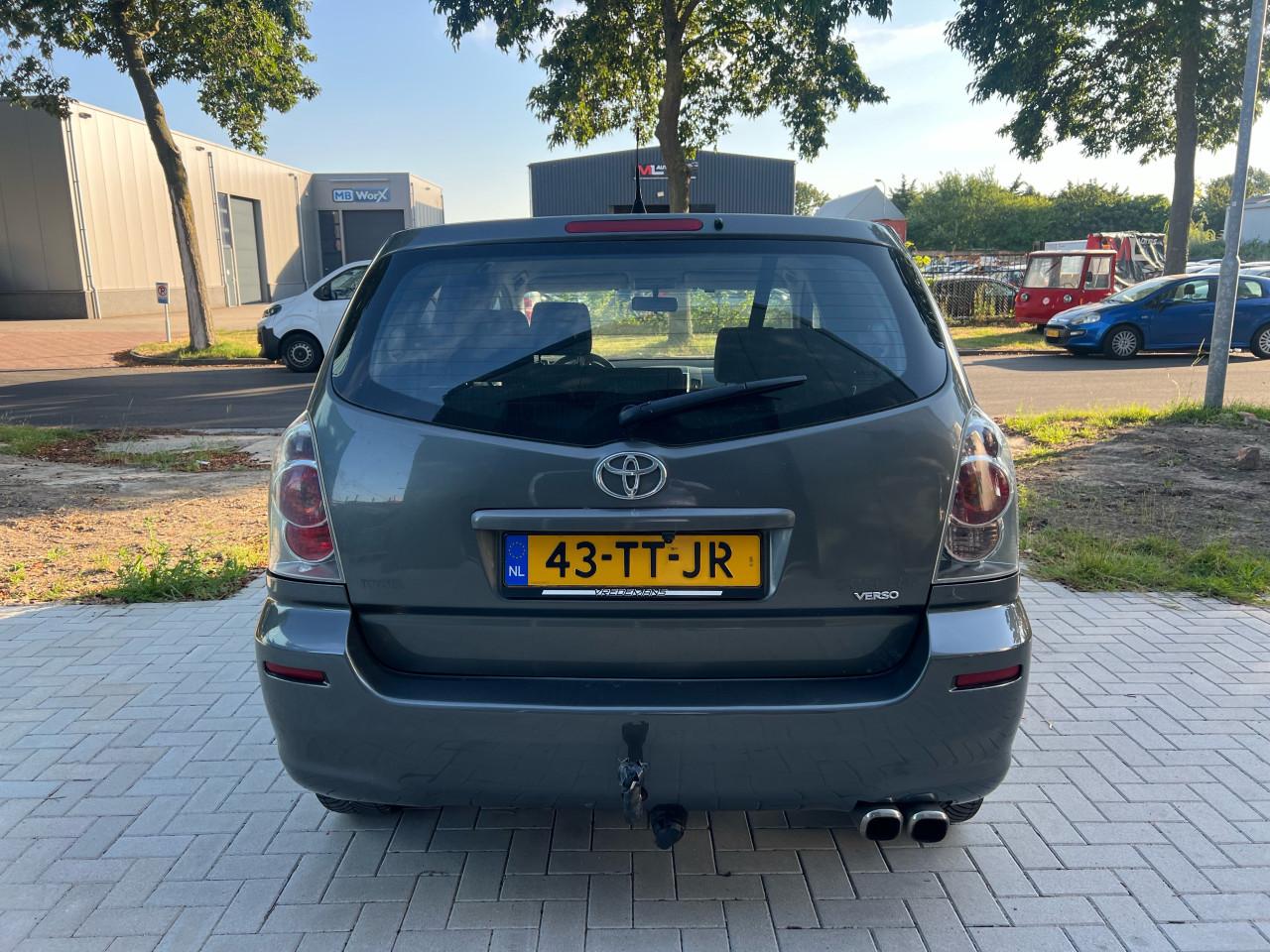 Toyota Corolla Verso 1.8 VVT-i 7 zitter