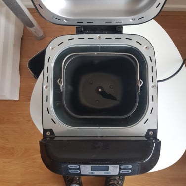 Broodbakmachine met twee bakken en rolgordijn