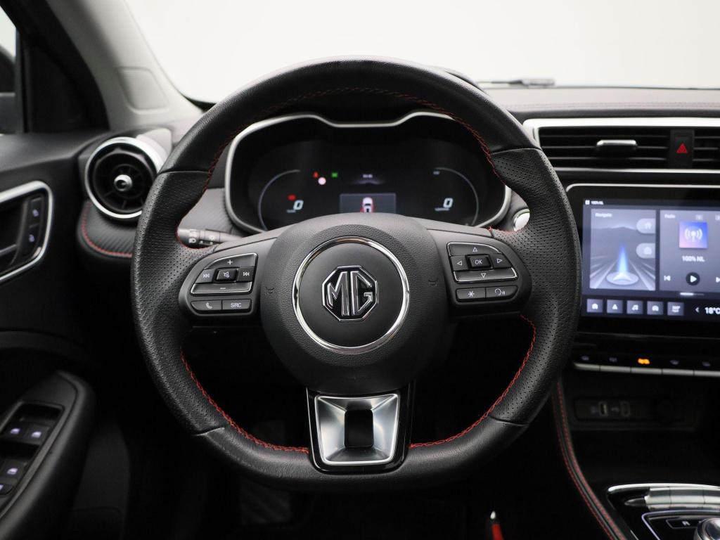 MG Zs Ev long range luxury 70 kwh | panoramadak | leder | apple carplay - a