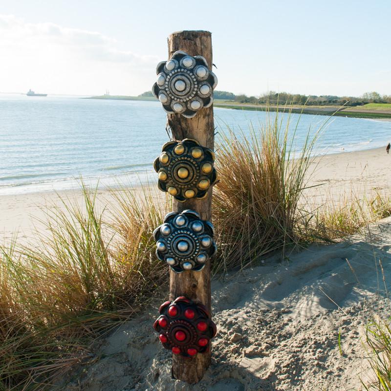 Zeeuwse hangknop beton - verkrijgbaar in 5 diameters en 4 kleuren.