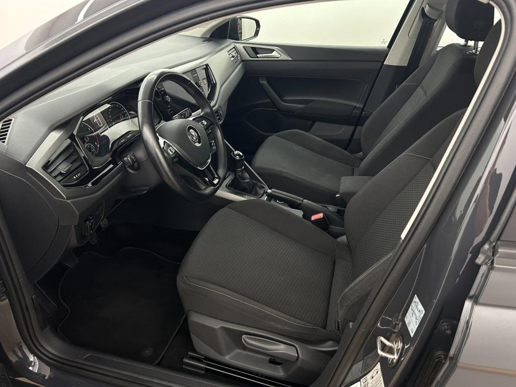 Volkswagen Polo occasion 1.0 mpi trendline | grijs | tweedehands volkswagen