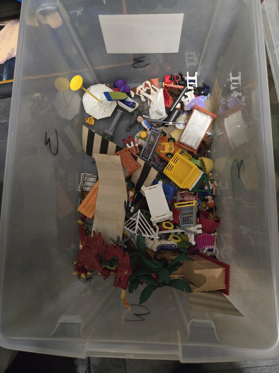 Megaveel Playmobile en Lego. Totaal ong 4 verhuisdozen vol. Ongesorteerd