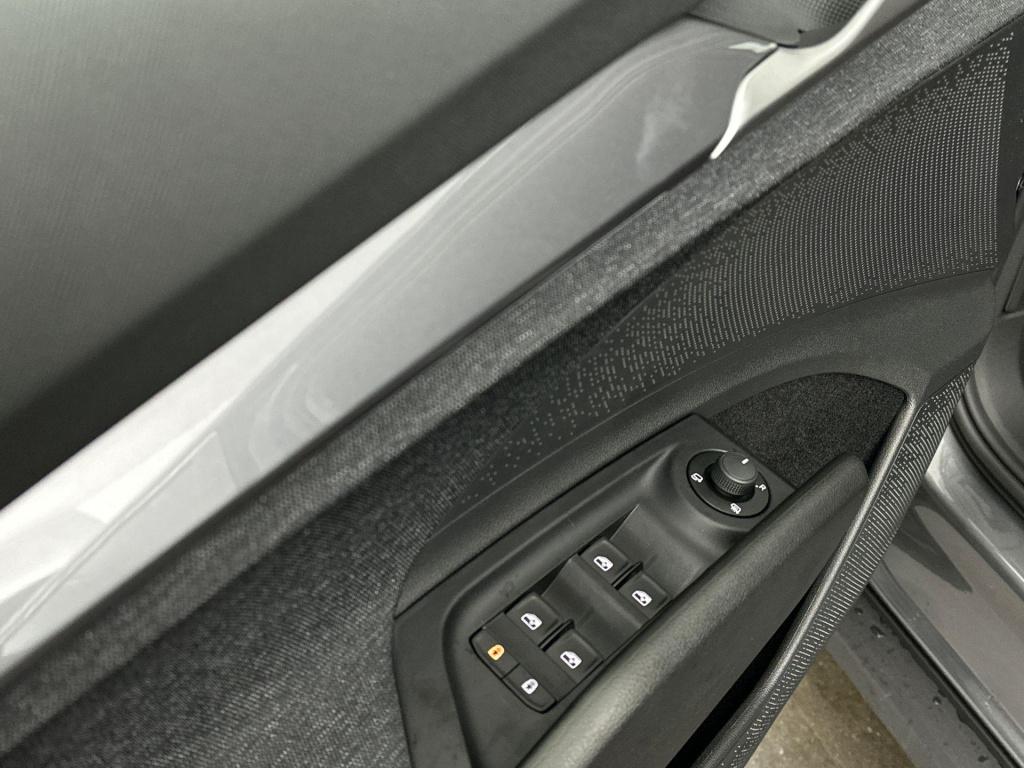 Skoda Elroq business edition tour elektromotor 150 kw / 204 pk