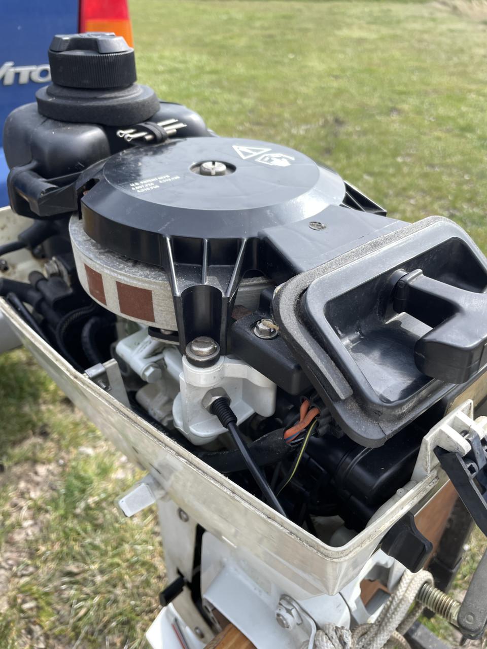 Te koop, twee buitenboordmotoren