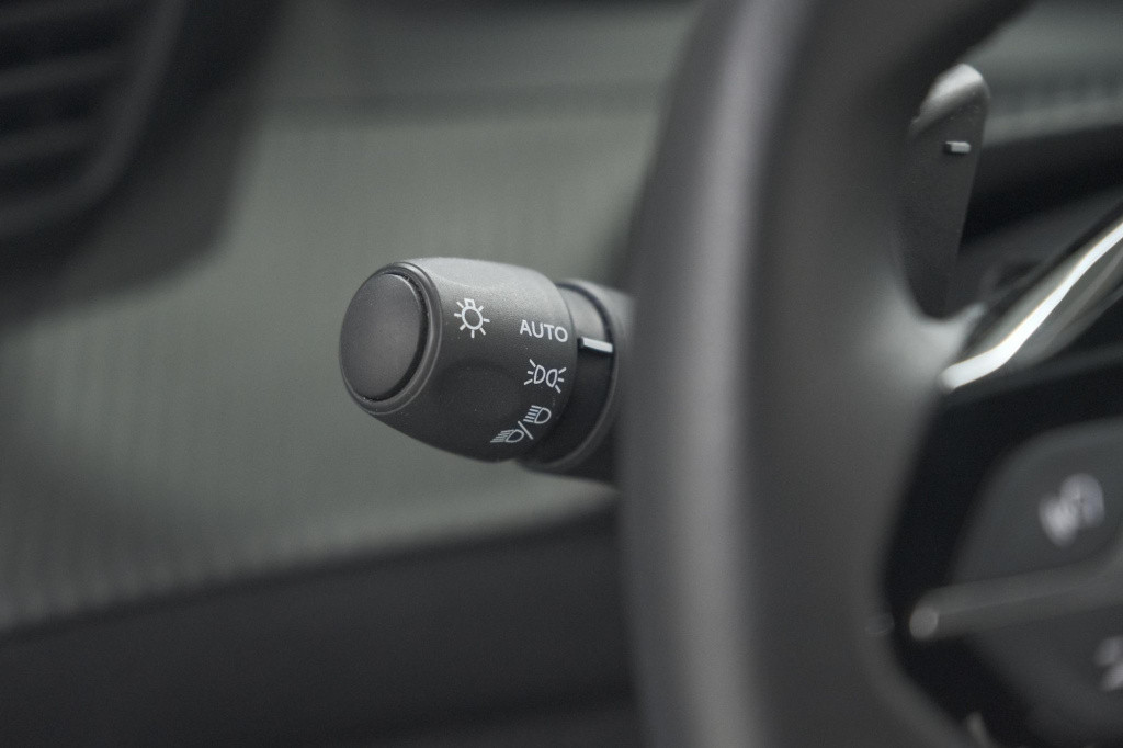 Peugeot 2008 puretech 130 eat8 blue lease allure | camera | navigatie | par
