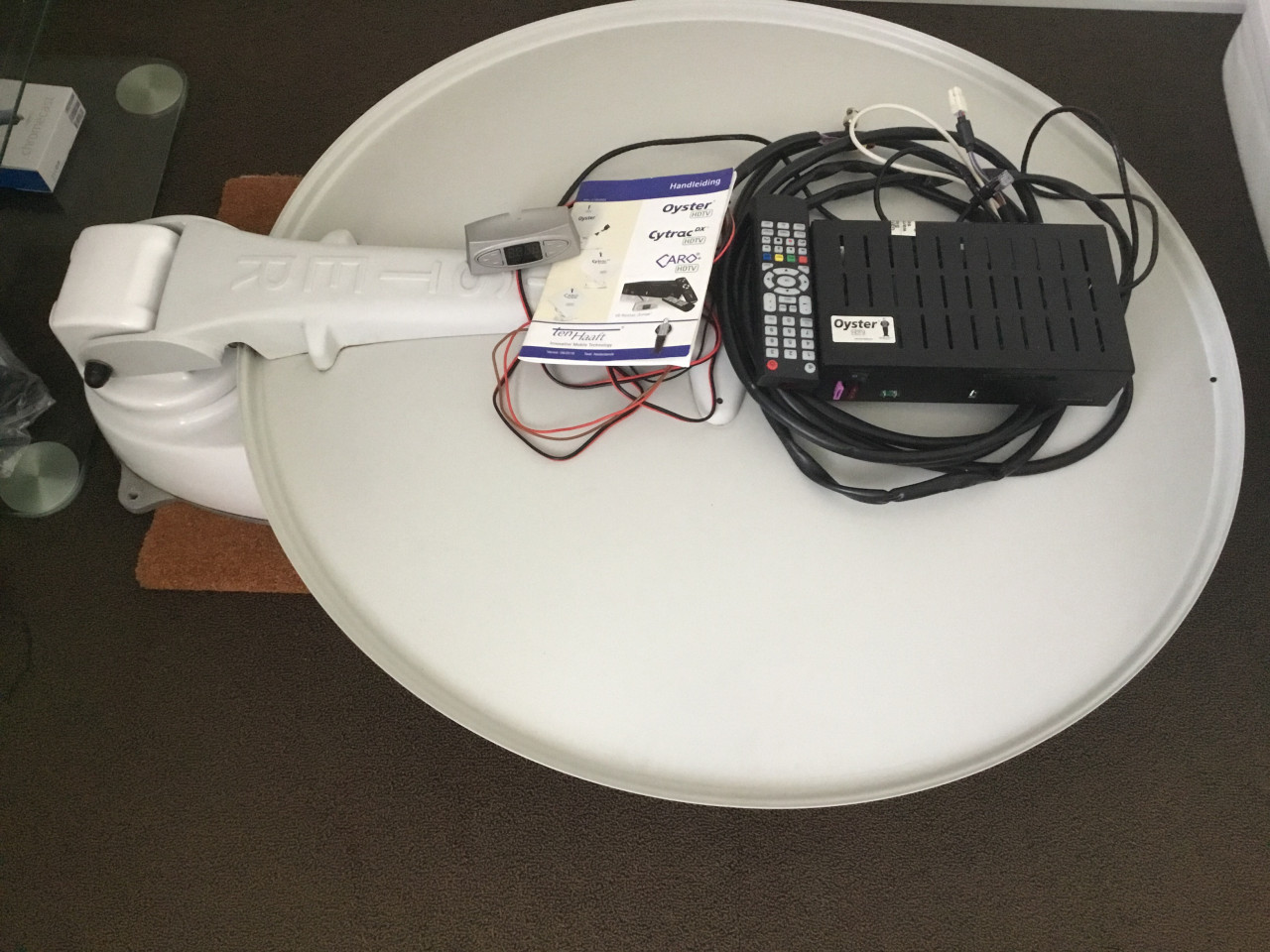 Oyster 85cm volautomatische satelietschotel