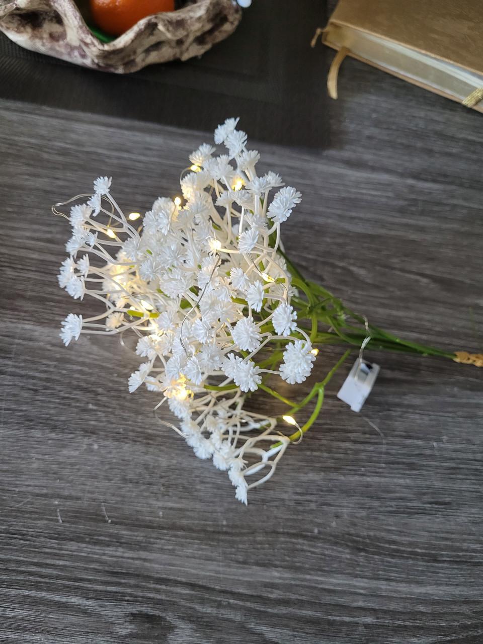 Boeketje met licht voor feest (bruiloft enz, vaasjes niet inbegrepen))