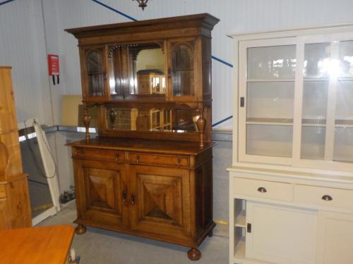 In zeer goede staat een juweeltje van een antieke kast