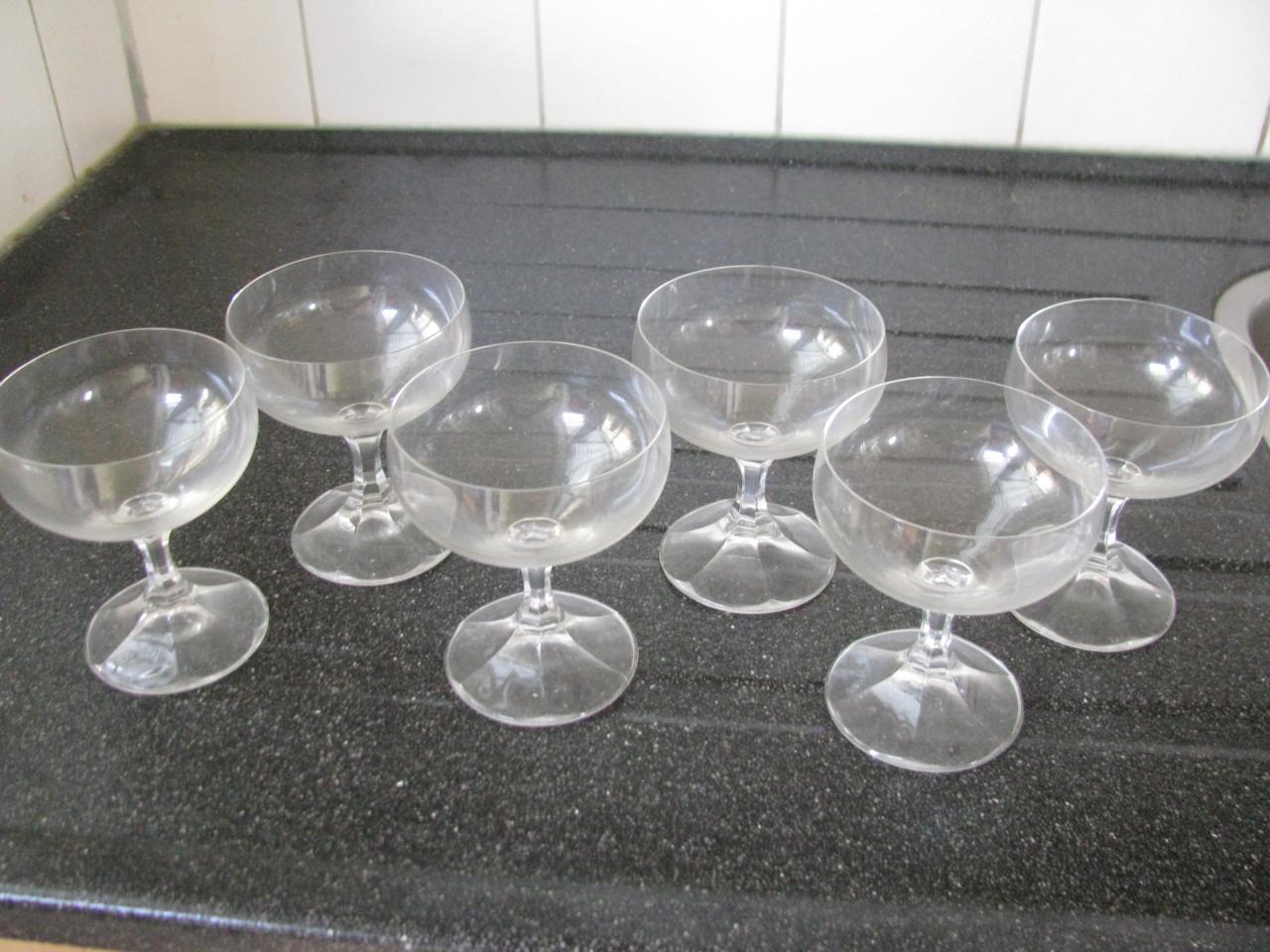 30 Delig Glasservies.