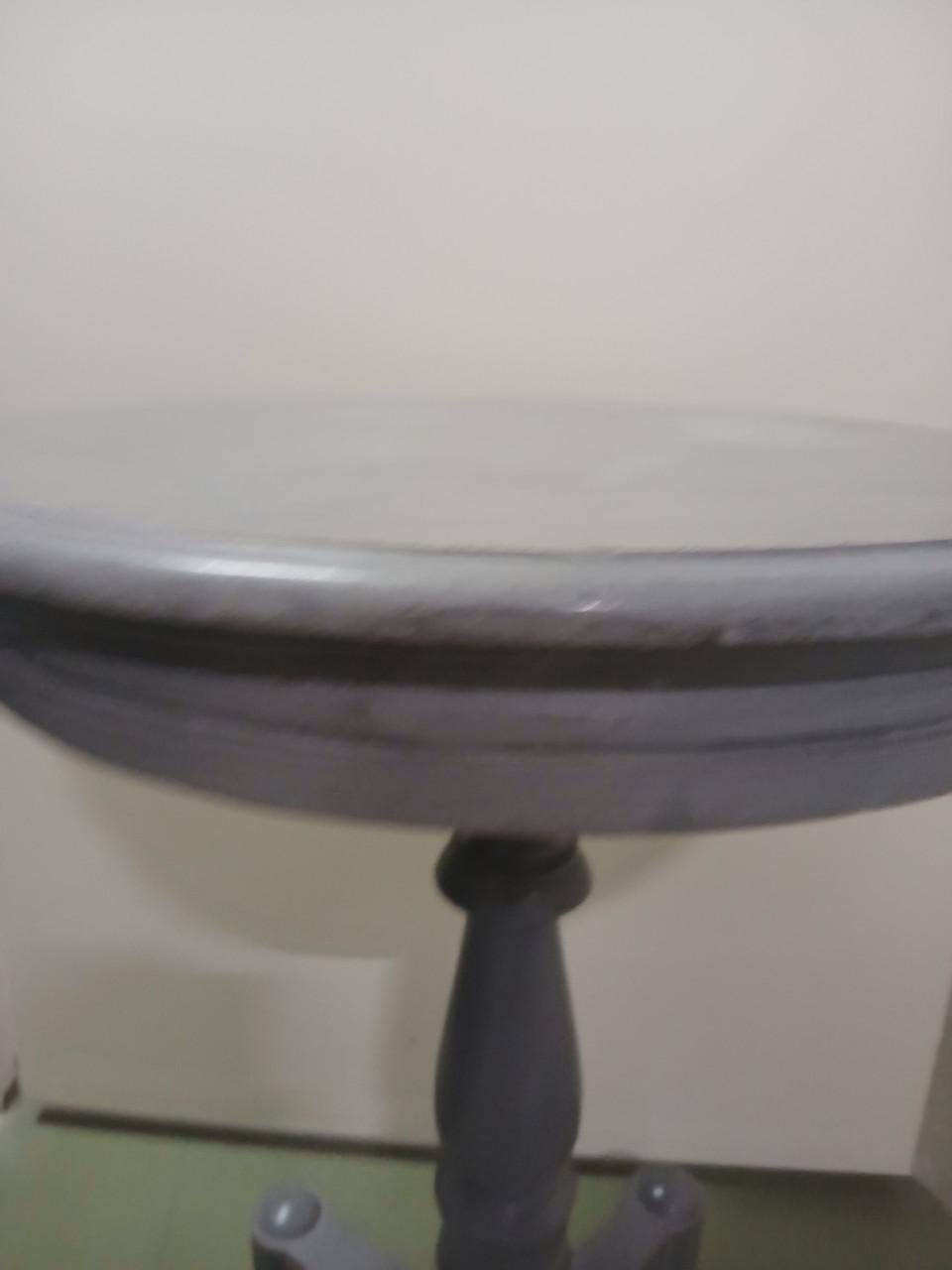 Massief houten tafeltje