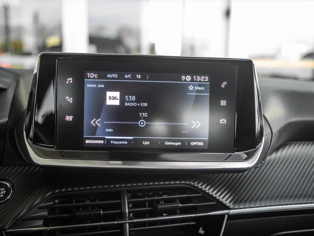 Peugeot 2008 1.2 puretech 130pk allure | stoelverwarming | park. sensoren |