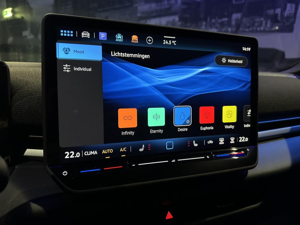 Volkswagen T-roc 1.5 etsi r-line first edition *led*camera*