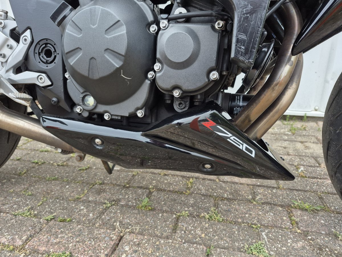 Kawasaki Z750 uit 2009 met veel extra's