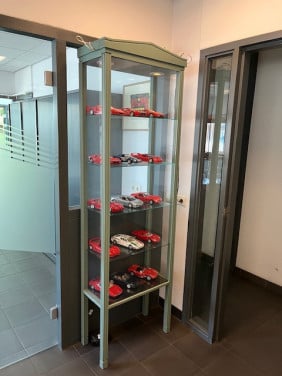 Te koop vitrine kast