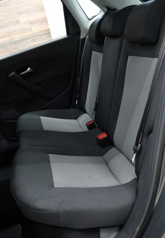 Volkswagen Polo 1.2-12v comfortline | stoelverw. | 17" | airco |
