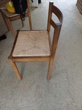 Tafel met 6 stoelen