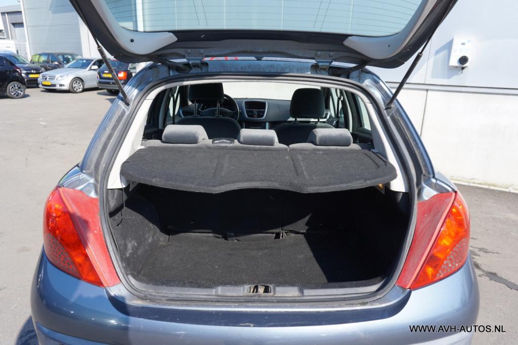 Peugeot 207 1.4-16v xr