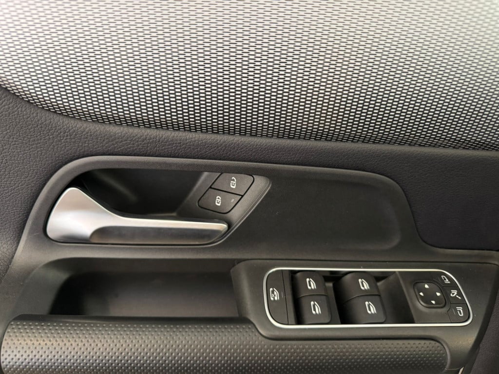Mercedes-Benz Glb 200 business solution