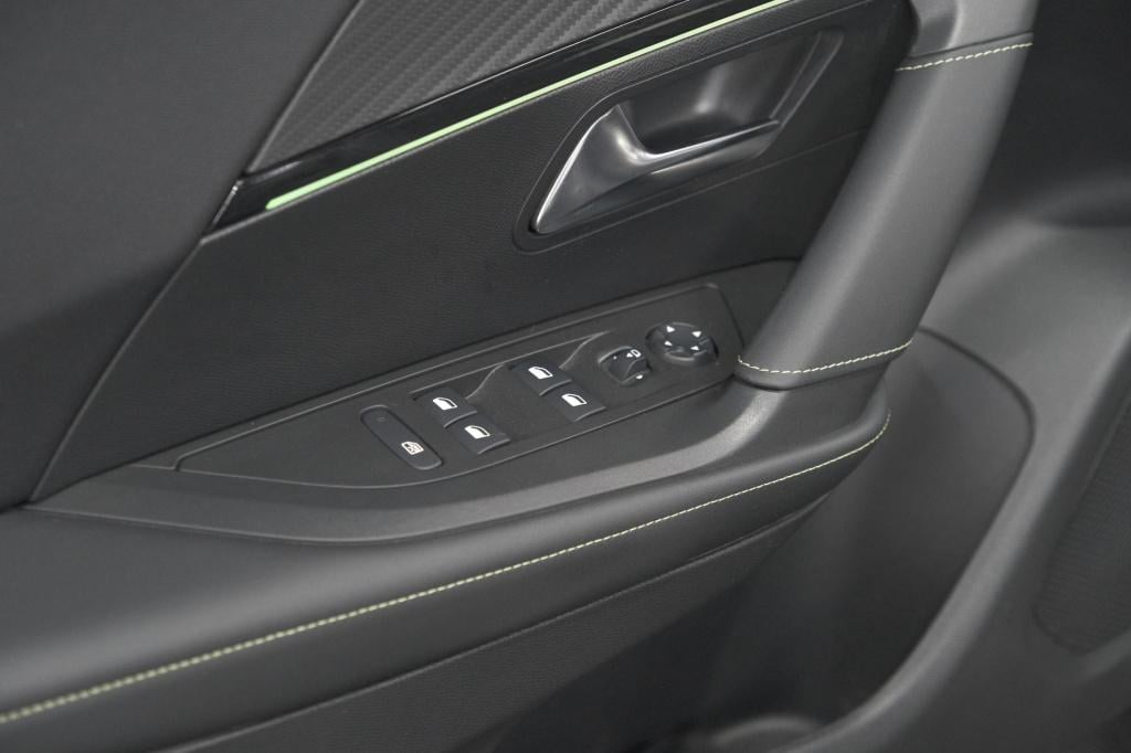 Peugeot 2008 puretech 130 gt | panoramadak | afneembare trekhaak | adaptiev