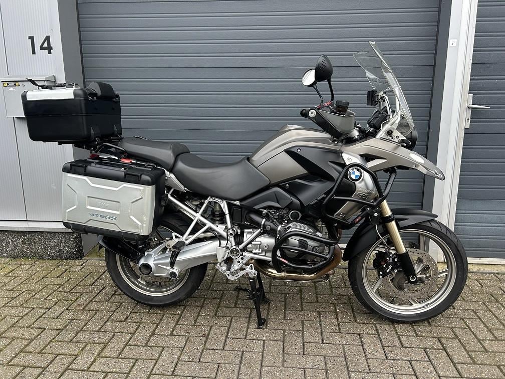 BMW R1200GS uit 2010 met 55dkm, kofferset, valbeugels etc. €7250,-