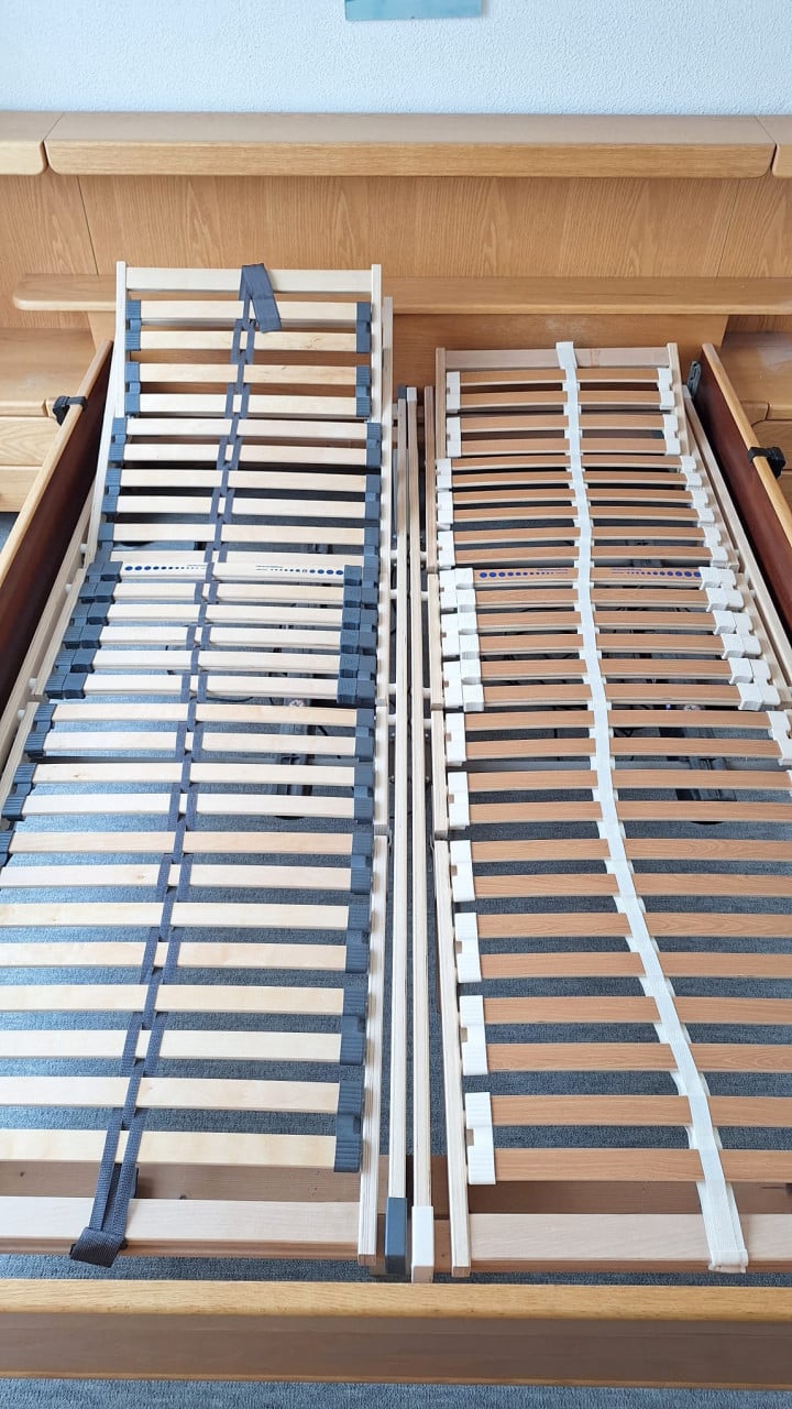 Bed met elektrische lattenbodems