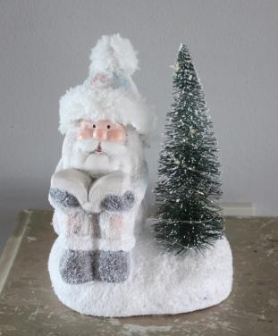 Beeldje kerstman kerstboom met licht