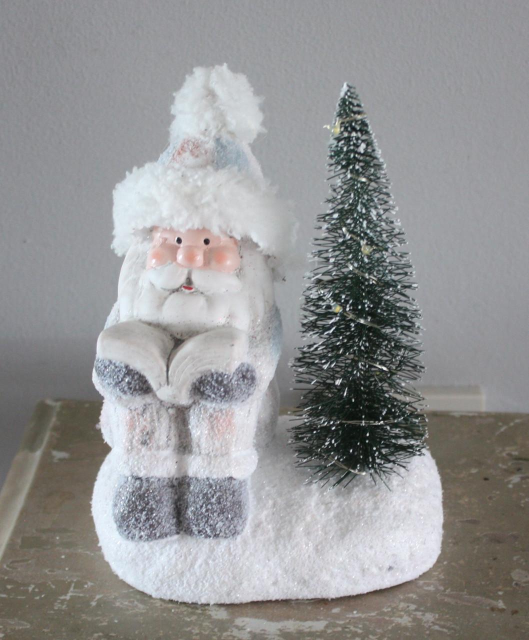 Beeldje kerstman kerstboom met licht
