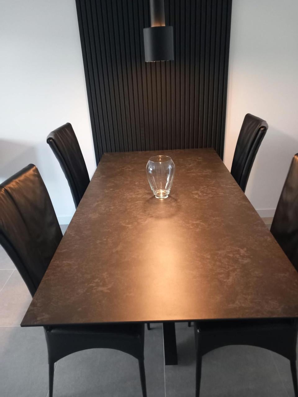 Inboedel ,tv kast,ethanol haard,eettafel,hangkast,poefjes.boekenkasten enz!