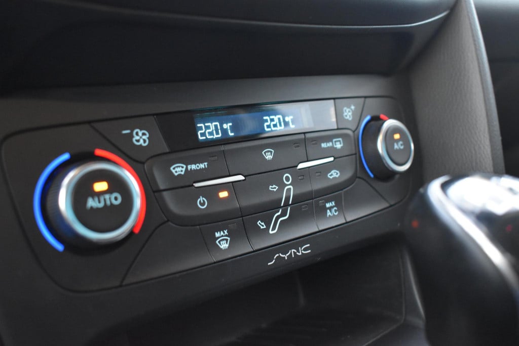 Ford Focus 1.0 titanium edition | climate control | cruise control | parkee