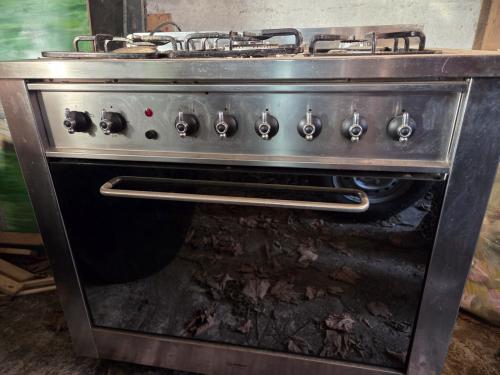 Gratis Vrijstaande oven en gaskookplaat 90 cm gratis