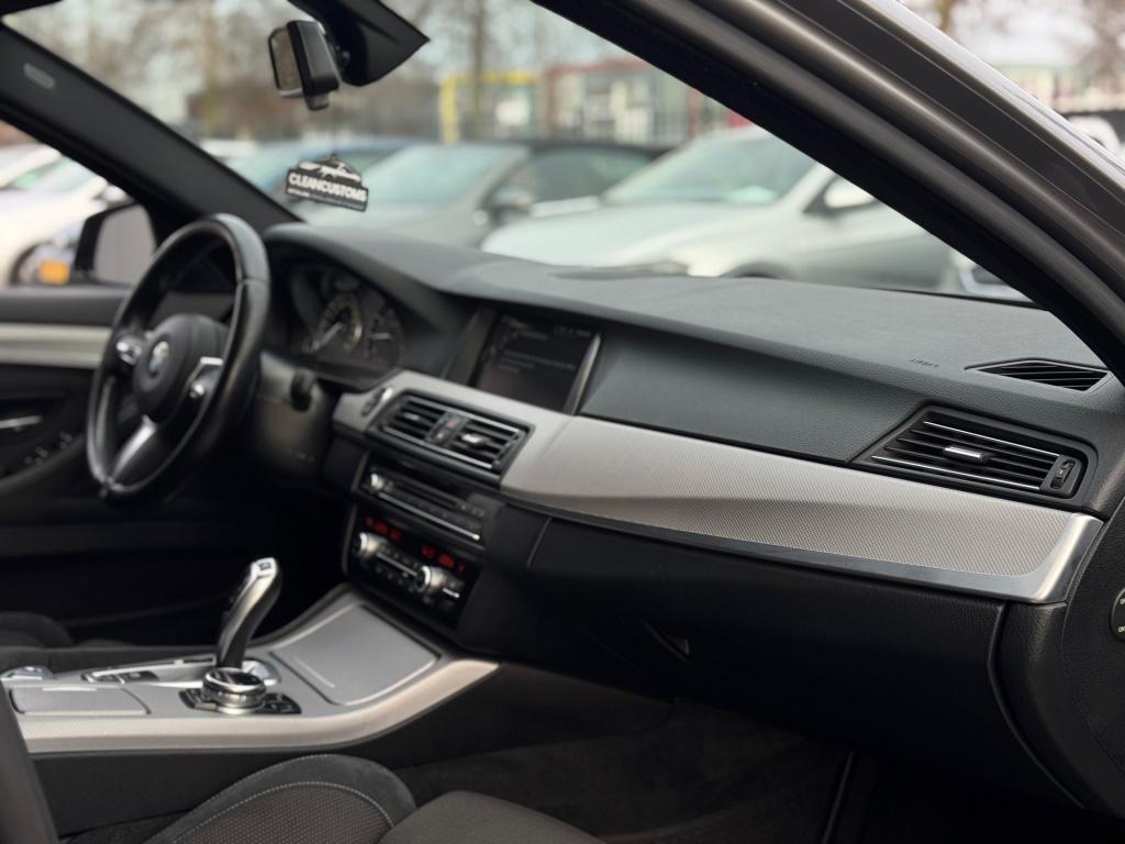 BMW 5 Serie touring 520i executive * m-pakket * navigatie * 20 inch * nap