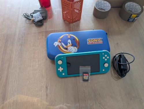 Nintendo Switch Lite Turquoise + Pokémon Let's Go Pikachu