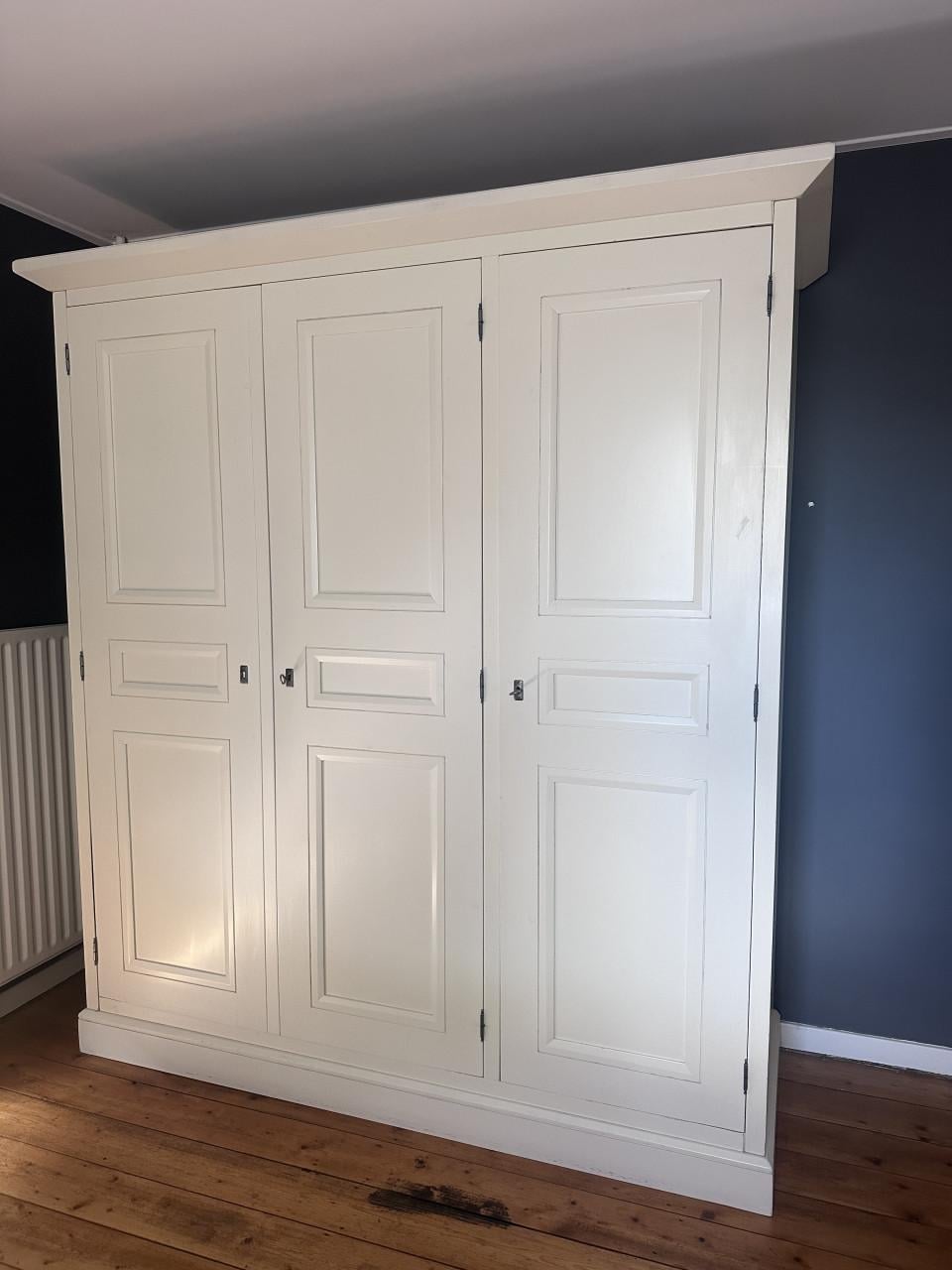 Kledingkast 180cm GERESERVEERD