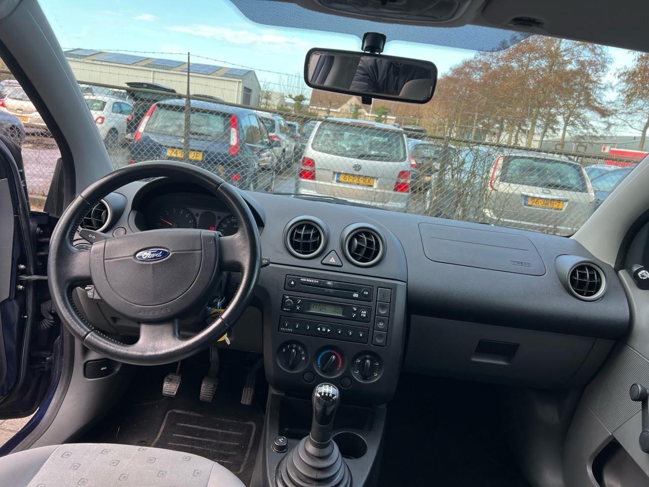 Ford Fiesta 1.3 Core 143.186KM Jaar Apk