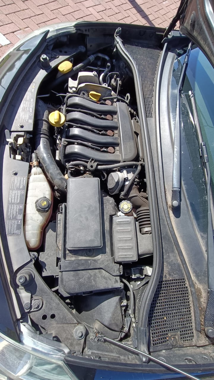 Renault Clio 1.6 16V 82KW 5-DRS 2007 Zwart