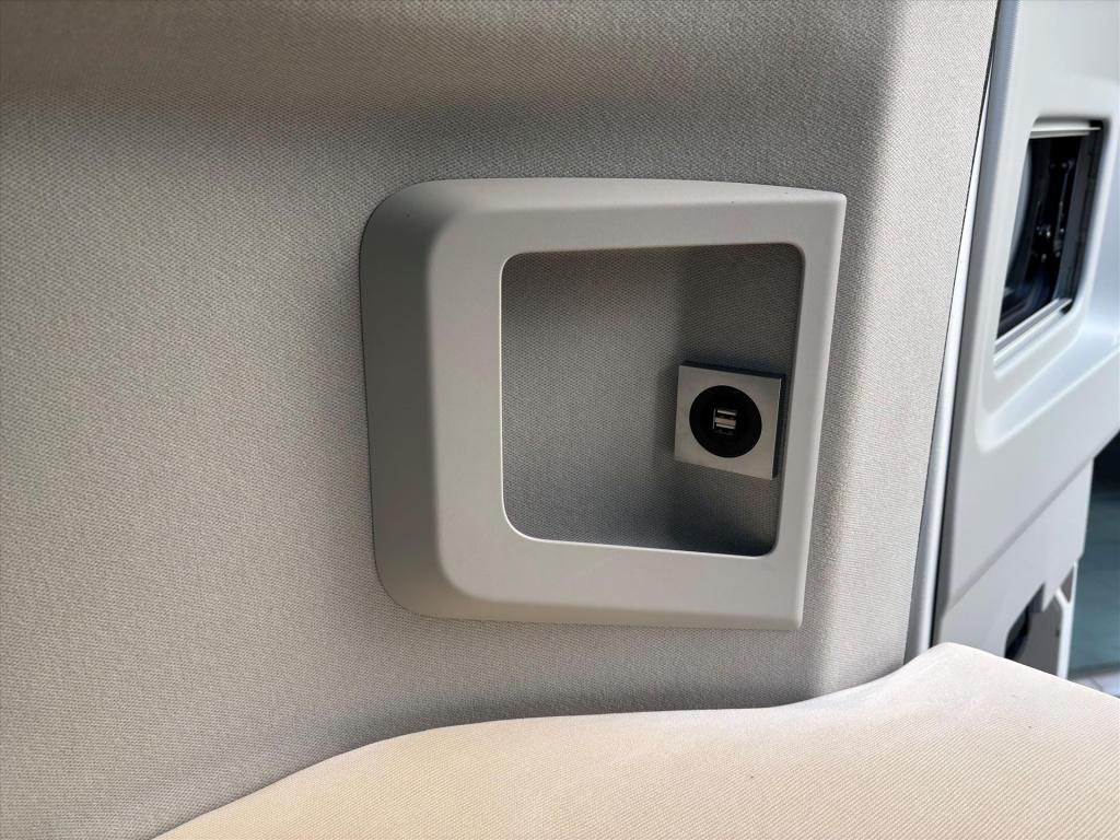 Volkswagen Transporter crafter 2.0tdi 177pk automaat grand california 600 |