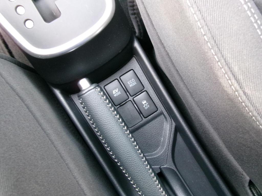 Toyota Yaris 1.5 hybrid clima, camera, multimedia, bluet.