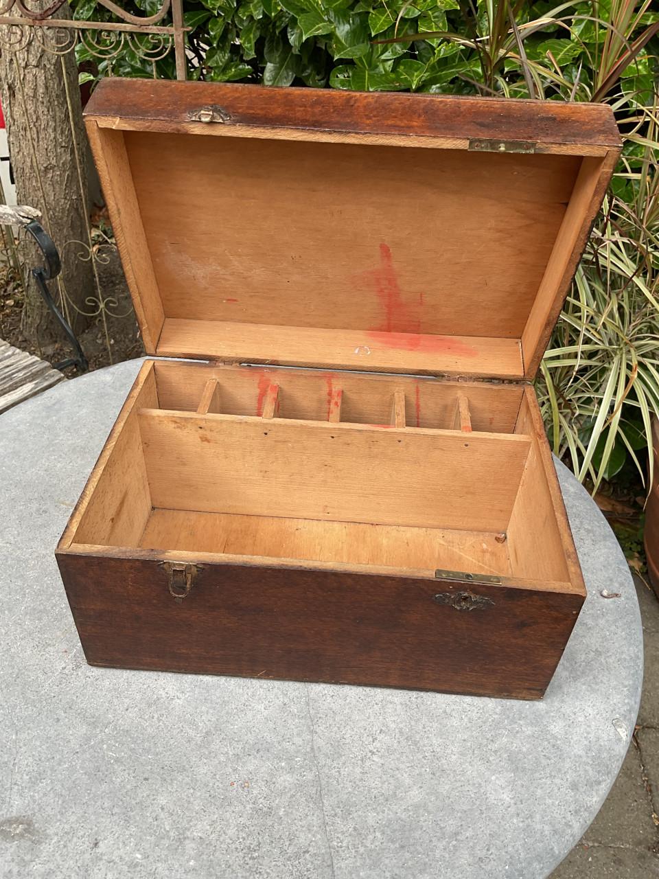 Oude kisten en koffers