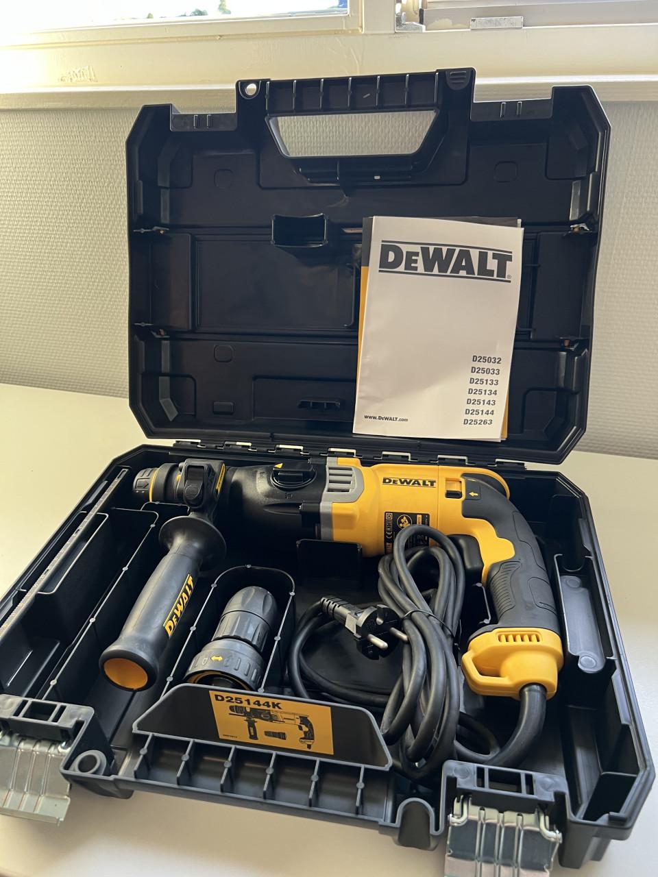 DeWALT D25144K combihamer.