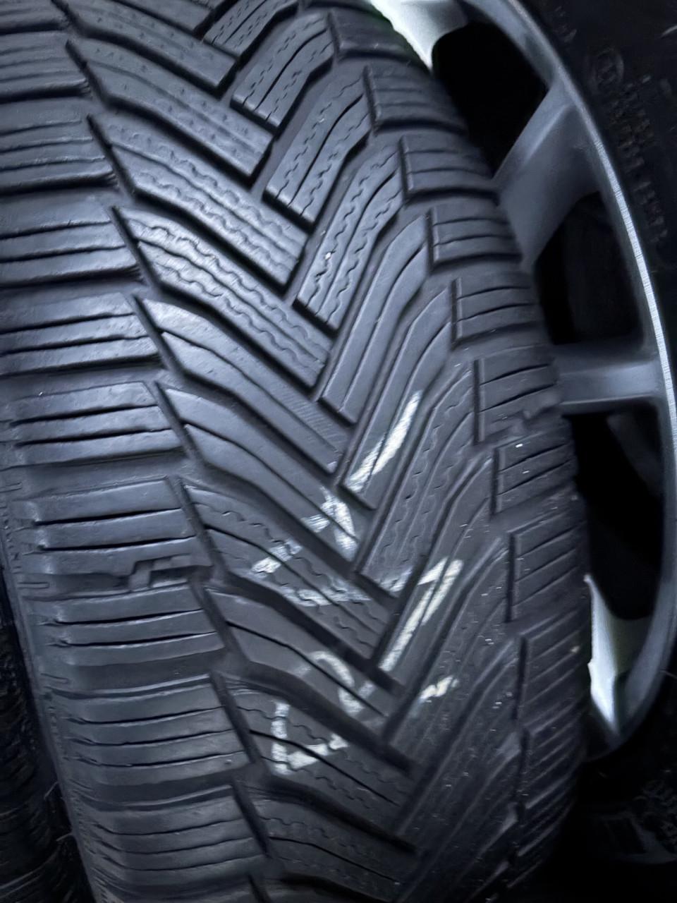 WINTERBANDEN 6mm 225-45-17 op BORBET VELG  5x114.3  in  NIEUWSTAAT  !