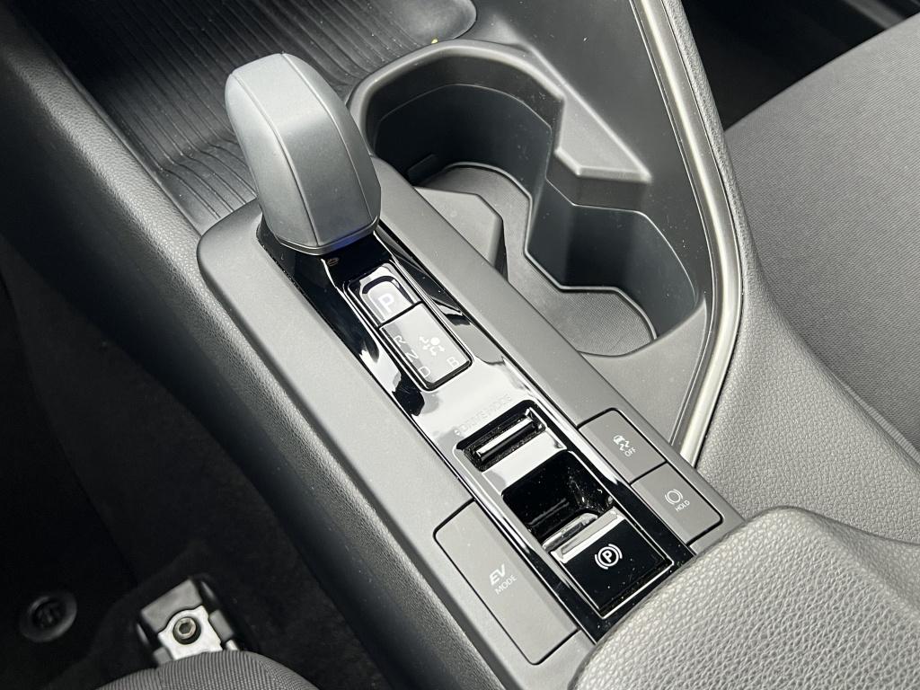 Toyota C-hr 1.8 hybrid 140 act