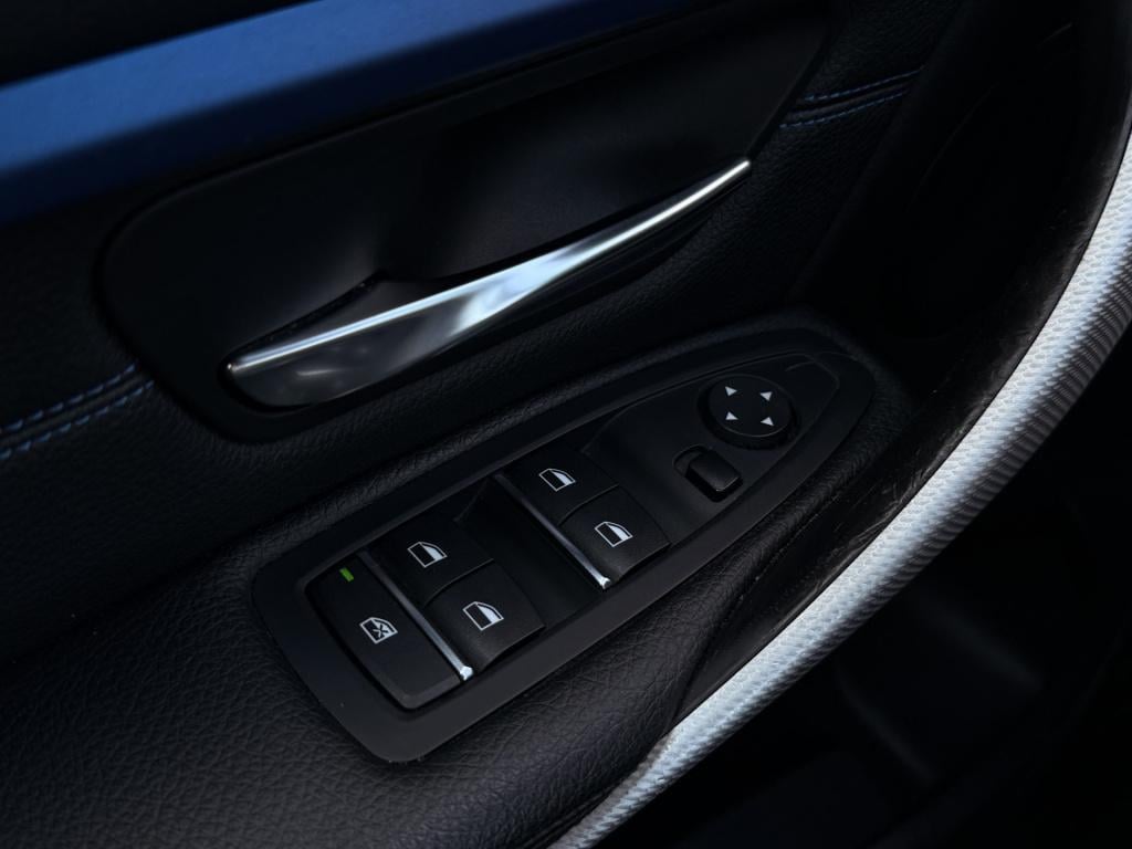 BMW 3-serie 318i m sport edition | cruise | leder | stoelverwarming | led |