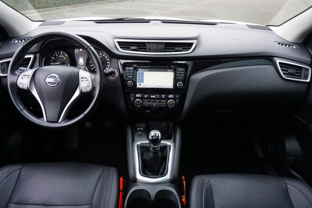 Nissan Qashqai 1.2 premier edition climate / navi / camera / dab / cruise /