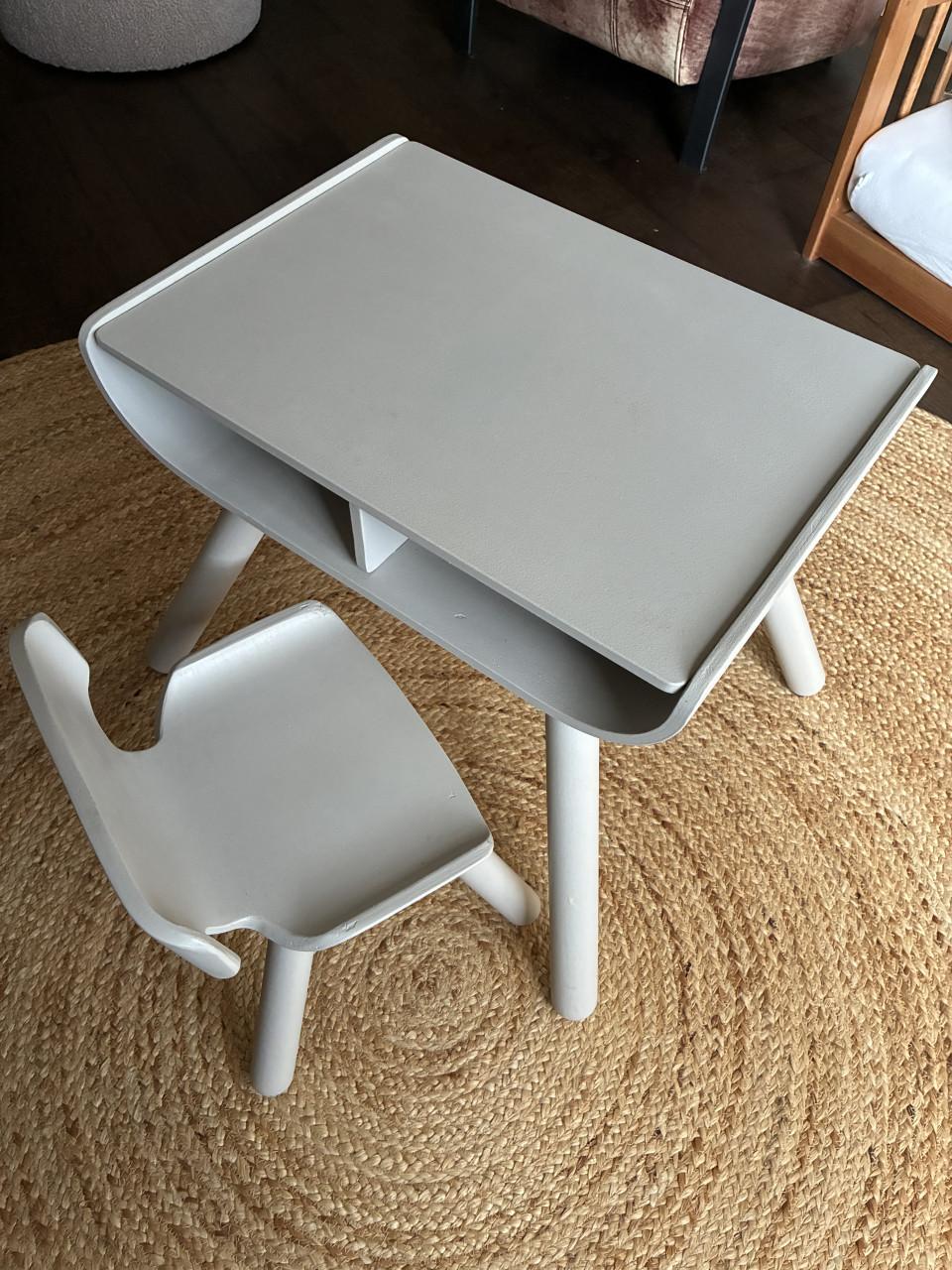 Peuter bureautje en stoel