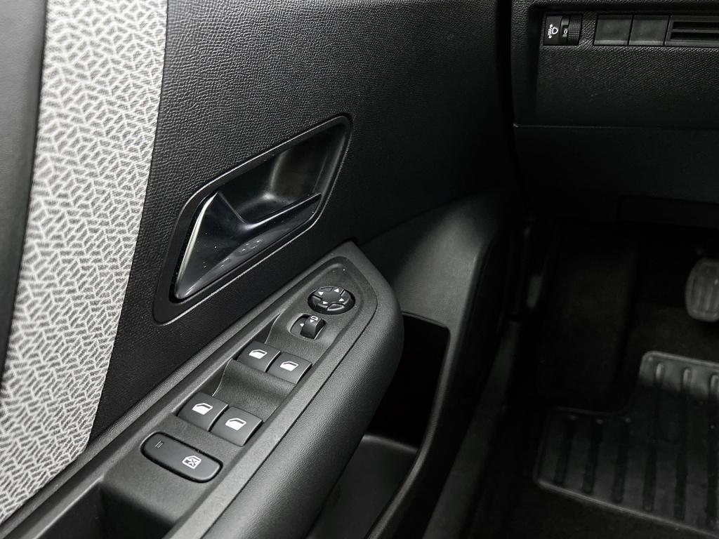 Citroen C4 130pk business plus | rijklaar | camera | comfort seats | apple 